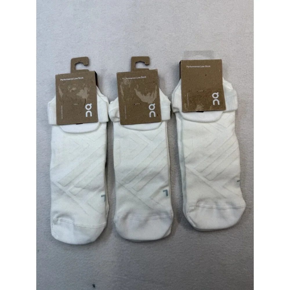 3 Pairs On Running Men's Performance Low Socks Run Size Large 10-11 MSRP $60 NWT